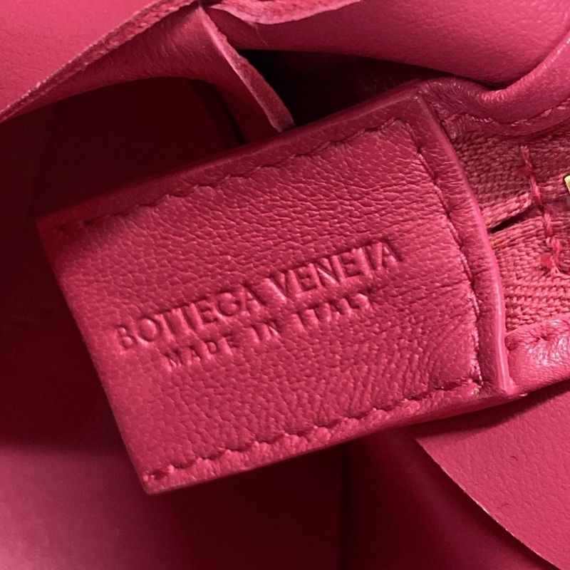 Bottega Veneta Shoulder Bag Maxi Intrecciato Pink Leather
