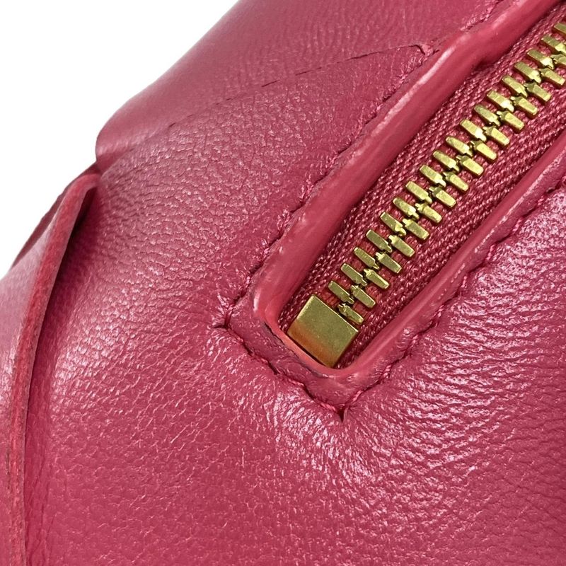 Bottega Veneta Shoulder Bag Maxi Intrecciato Pink Leather