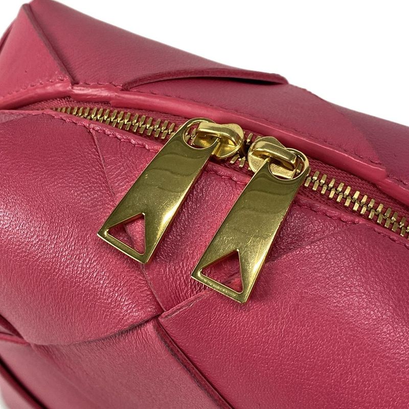 Bottega Veneta Shoulder Bag Maxi Intrecciato Pink Leather