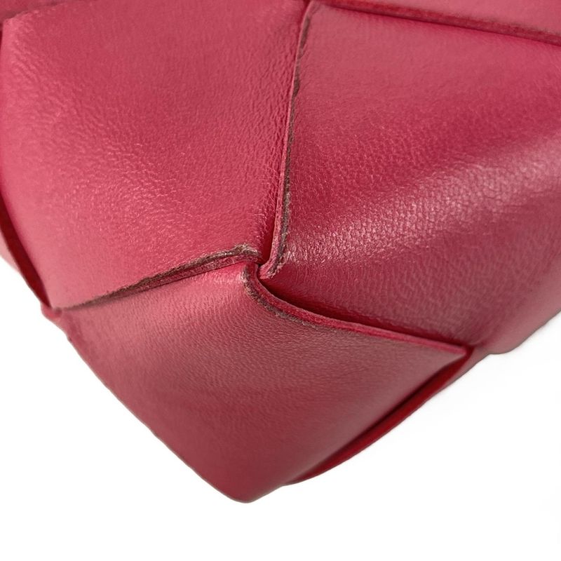 Bottega Veneta Shoulder Bag Maxi Intrecciato Pink Leather
