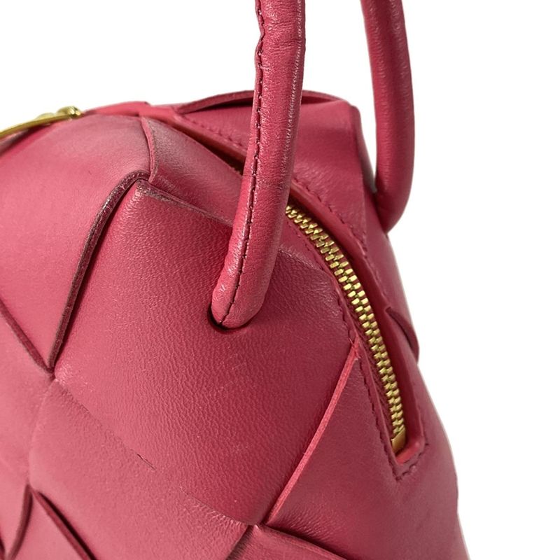 Bottega Veneta Shoulder Bag Maxi Intrecciato Pink Leather