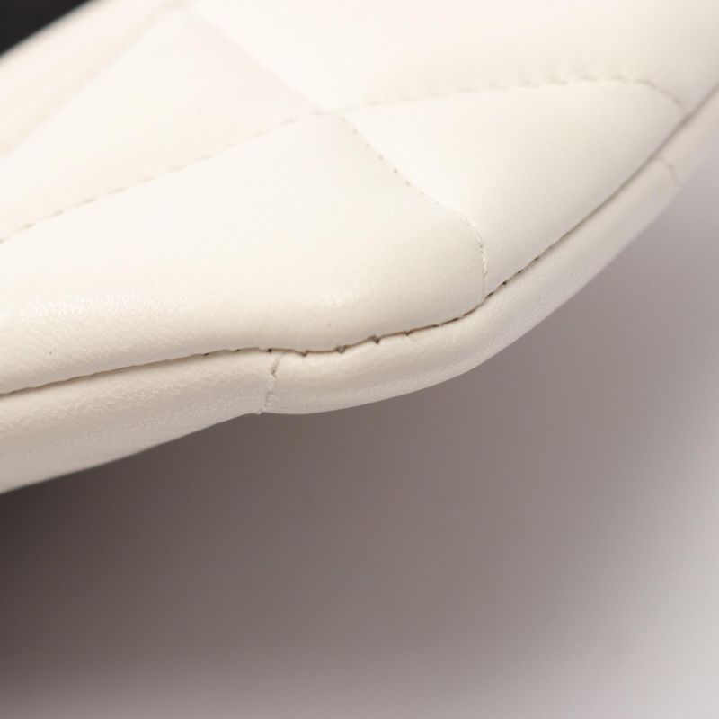 Chanel Coin Case 19 Dizeneuf White Lambskin (Sheepskin) Chanel19 Matelasse Coin