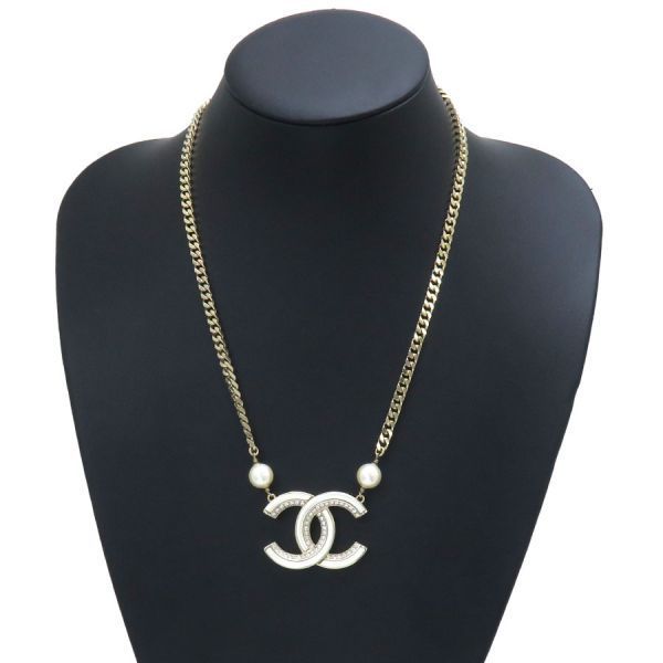 Chanel B21bnecklace