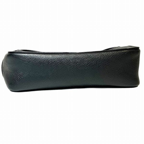 Louis Vuitton Taiga M30812 Bag Second Bag Unisex