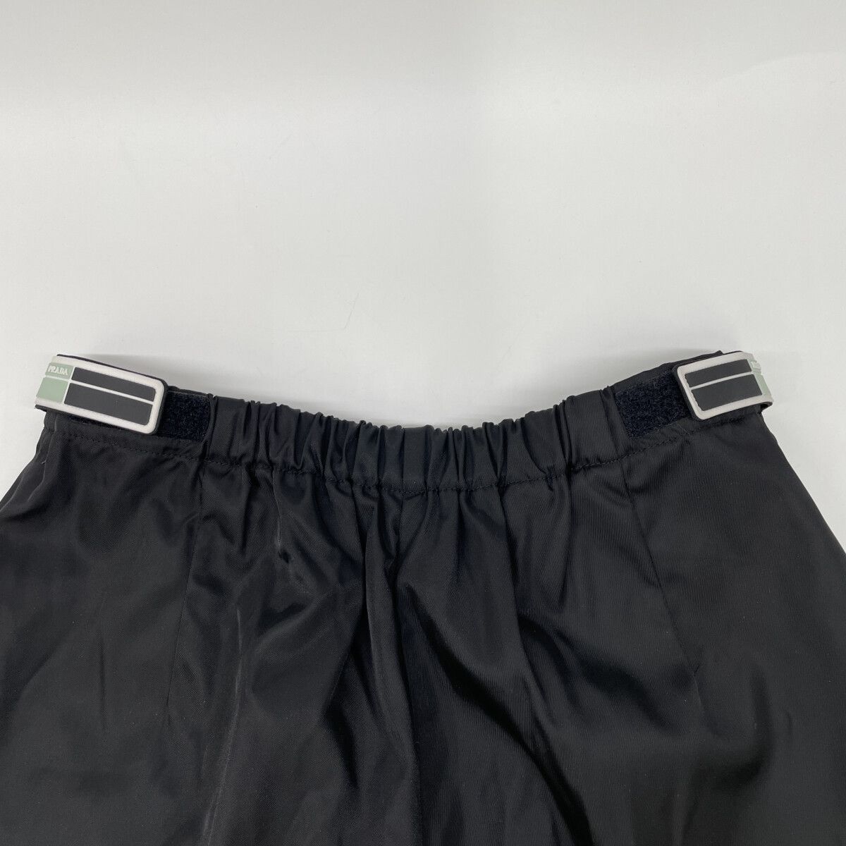 Prada ﾌﾞﾗｯｸ 22h745 ﾅｲﾛﾝﾊﾟﾝﾂ 38ｓ