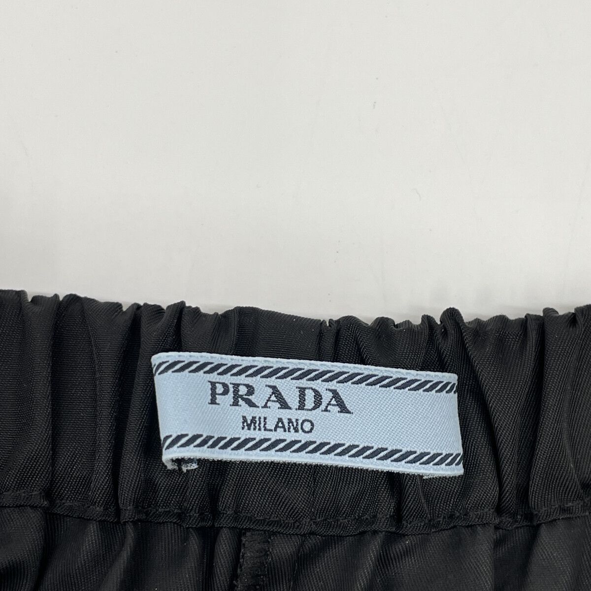Prada ﾌﾞﾗｯｸ 22h745 ﾅｲﾛﾝﾊﾟﾝﾂ 38ｓ