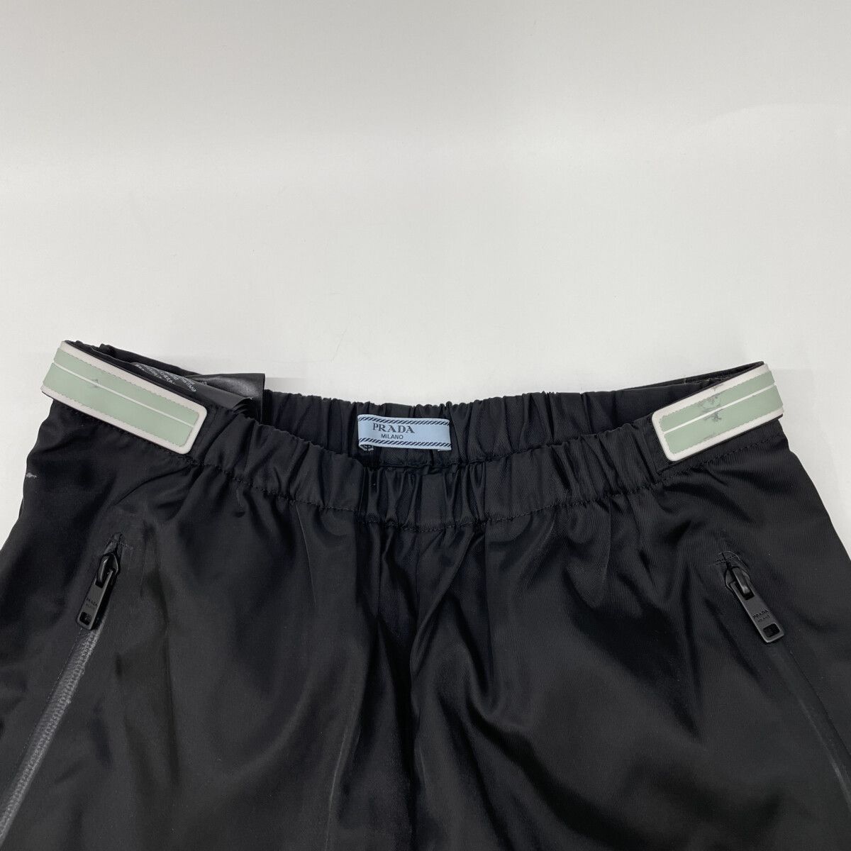 Prada ﾌﾞﾗｯｸ 22h745 ﾅｲﾛﾝﾊﾟﾝﾂ 38ｓ