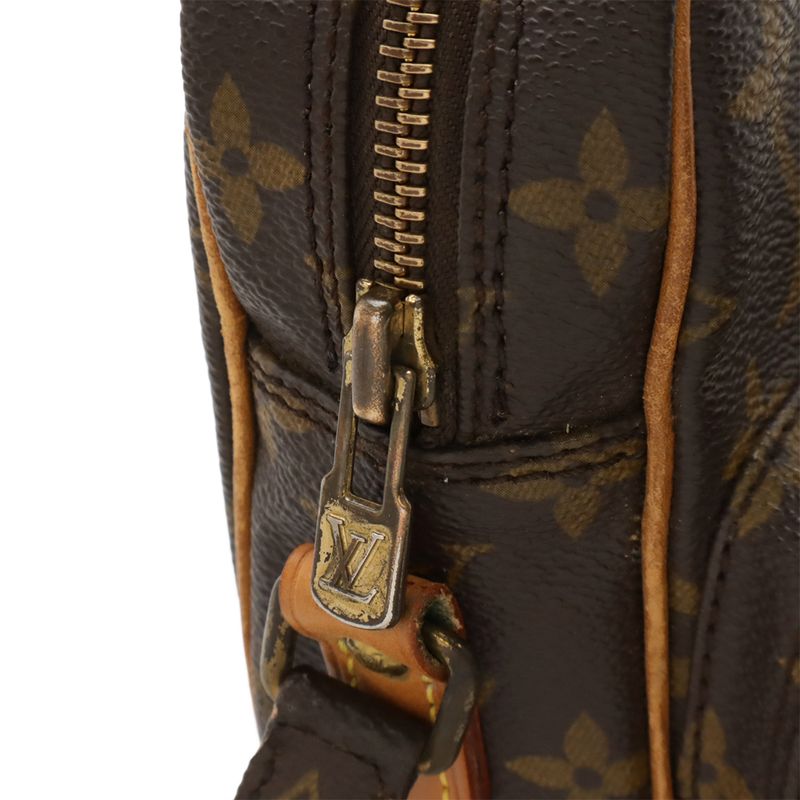 Louis Vuitton Monogram Amazon Shoulder Bag Pochette Crossbody No Stickiness