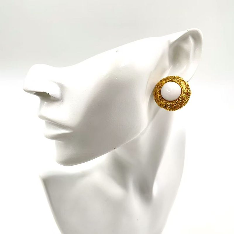 Chanel Fake Pearl Metal X Fake Pearl Gold X White Earring