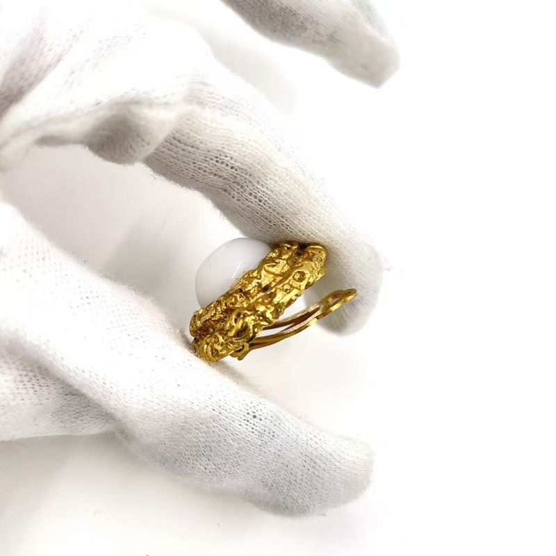 Chanel Fake Pearl Metal X Fake Pearl Gold X White Earring