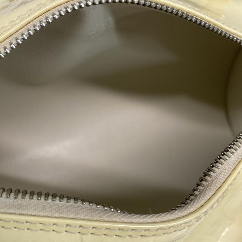 Louis Vuitton Shoulder Bag Monogram Vernis Bedford M91331 Lou Leather