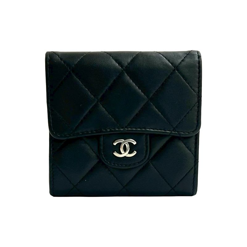 Chanel Chanel Timeless Classic Quilted W Hook Lambskin Bifold
