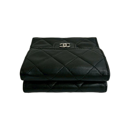 Chanel Chanel Timeless Classic Quilted W Hook Lambskin Bifold