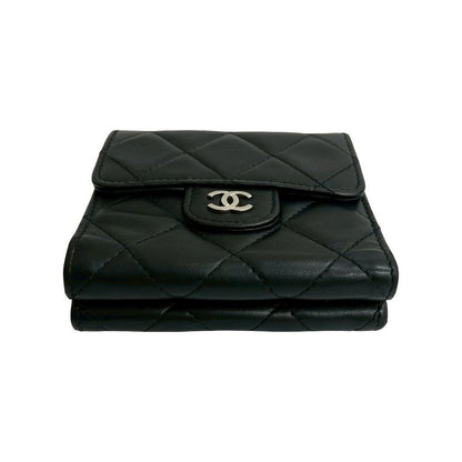Chanel Chanel Timeless Classic Quilted W Hook Lambskin Bifold