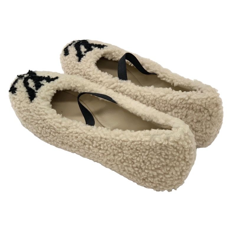 Louis Vuitton Poppy Line Flat Shoes Ballet Shoes LV Logo Mouton Beige