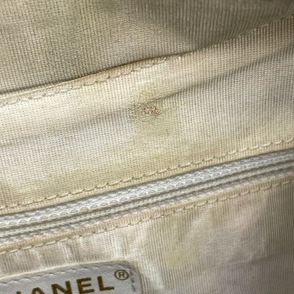 Chanel Coco Mark Chain Shoulder Bag Matelasse Shoulder Bag Caviar Skin White