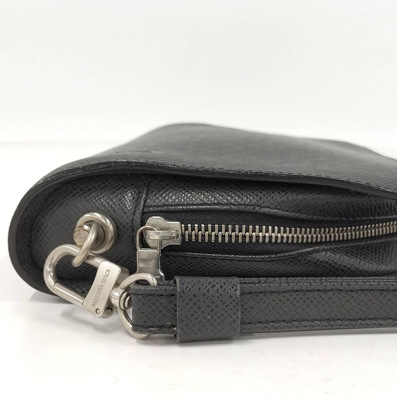 Louis Vuitton Baikal Second Bag Taiga Ardoise M30182