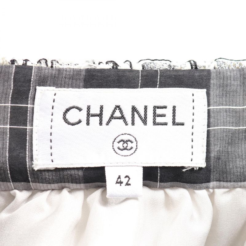 Chanel Skirt Tweed Fake Pearl P55967v42226 White Black Rayon Tweed Skirt