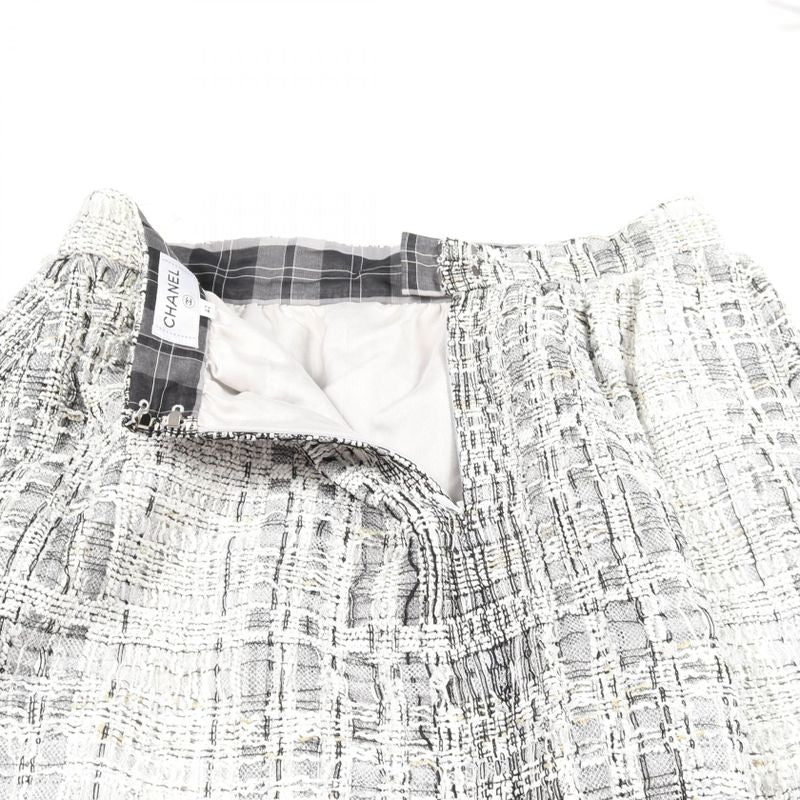 Chanel Skirt Tweed Fake Pearl P55967v42226 White Black Rayon Tweed Skirt