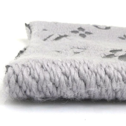 Louis Vuitton Muffler Echarpe Logomania Scarf