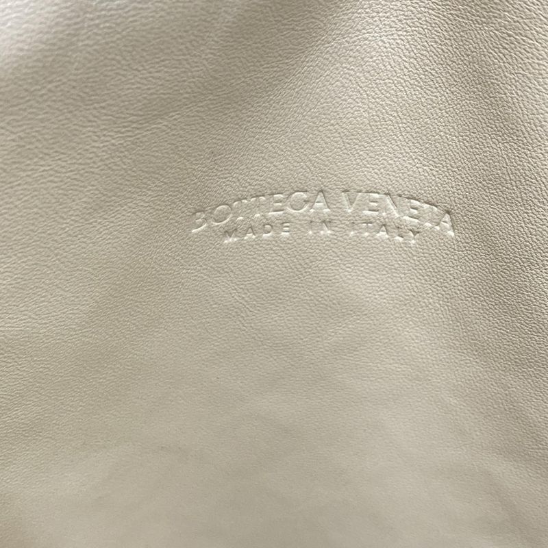 Bottega Veneta Shoulder Bag Intrecciato Ivory Leather