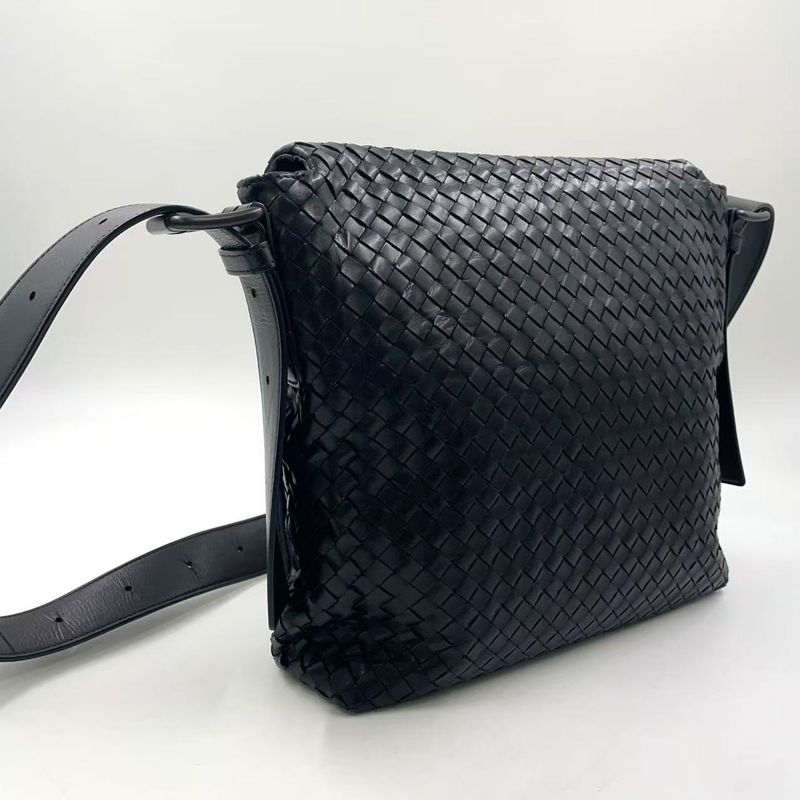 Bottega Veneta Intrecciato Leather Black Shoulder Bag Black