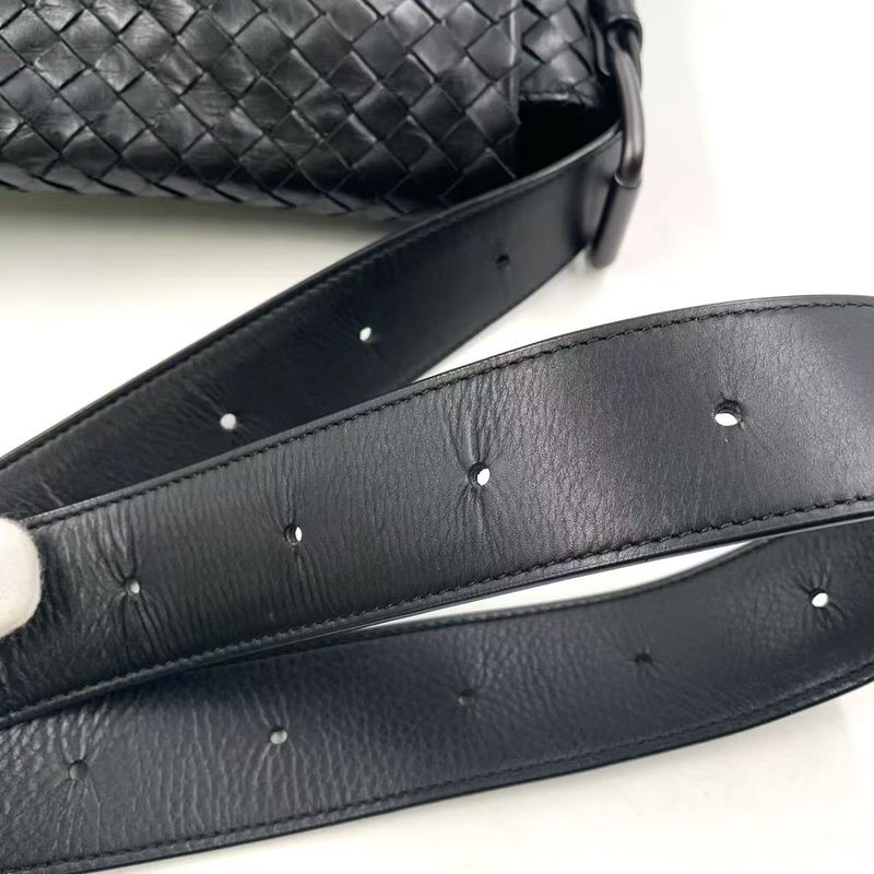 Bottega Veneta Intrecciato Leather Black Shoulder Bag Black