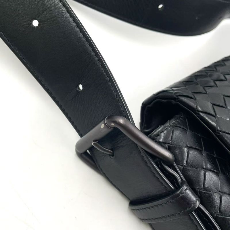 Bottega Veneta Intrecciato Leather Black Shoulder Bag Black