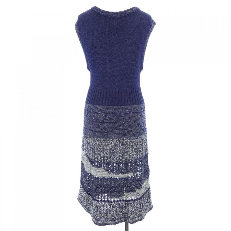 Chanel P43320k04500 Dress