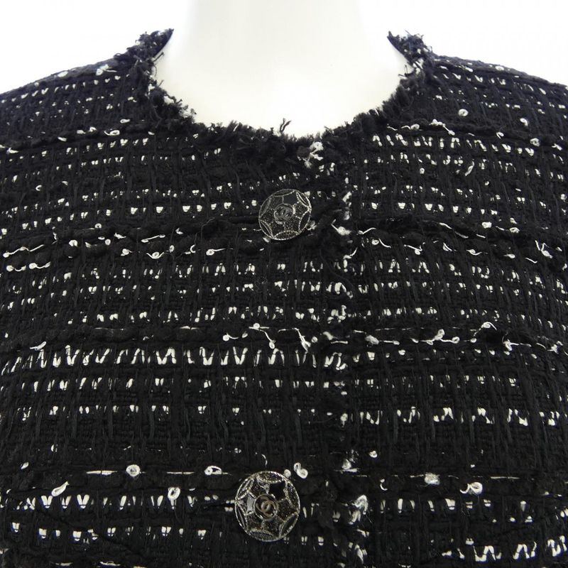 Chanel P39754v28442 No Collar Jacket