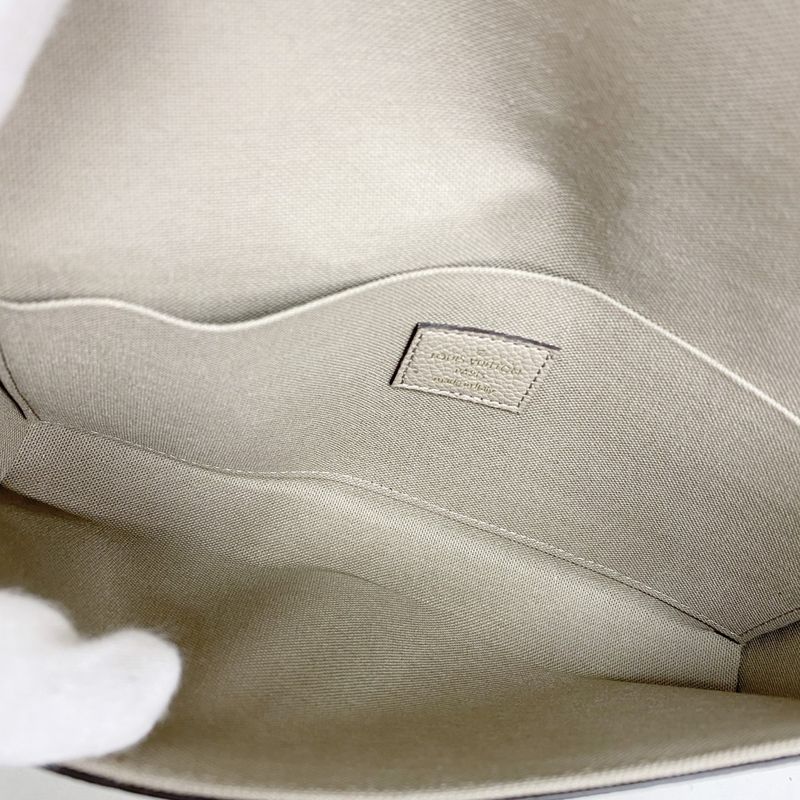 Louis Vuitton Shoulder Wallet Monogram ・empreinte Pochette Félicie M82609