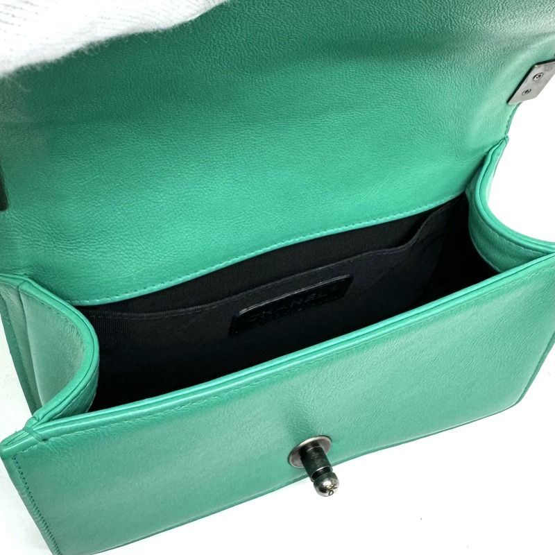 Chanel Boy Chanel Bag Shoulder Bag Calfskin Green Silver Hardware Chain
