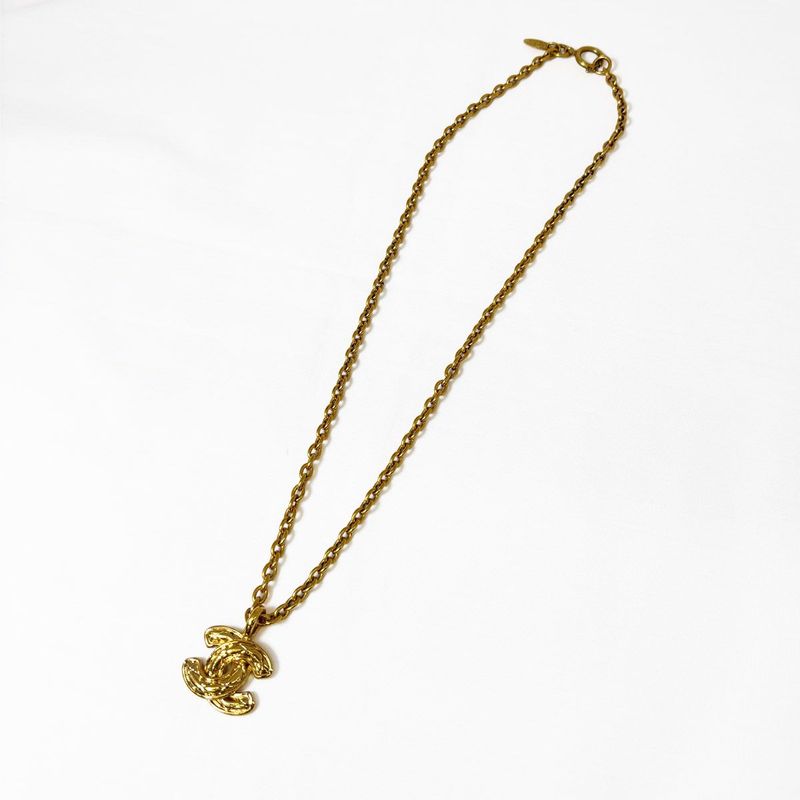 Chanel CC Logo Necklace Gold Quilted Chain