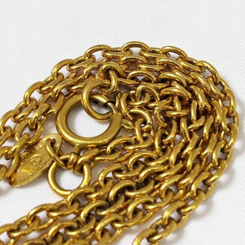Chanel CC Logo Necklace Gold Quilted Chain