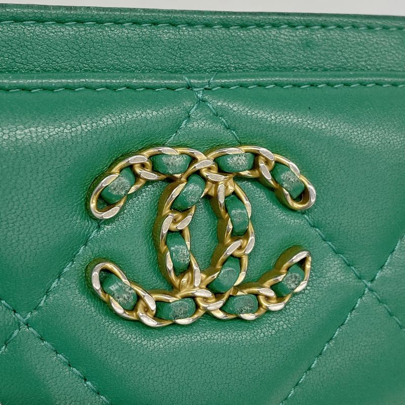 Chanel Card Case Chanel 19 Lambskin Green Gold Hardware Women's