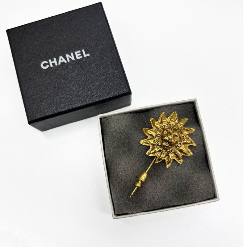Chanel Pin Brooch Hat Pin Lion Sun Gold Vintage