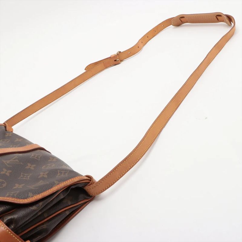 Louis Vuitton Monogram Saumur 30 M42256 Leather Shoulder Bag Crossbody Messenger