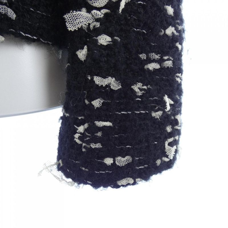Vintage Chanel P20169v11530 02A Jacket