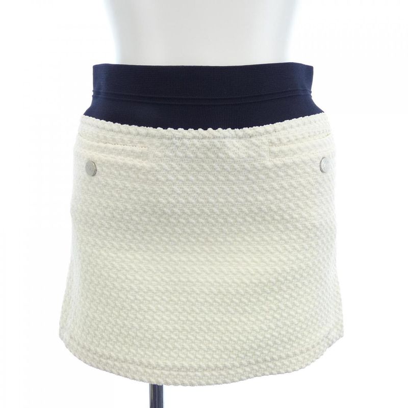 Chanel P53733v40182 Skirt