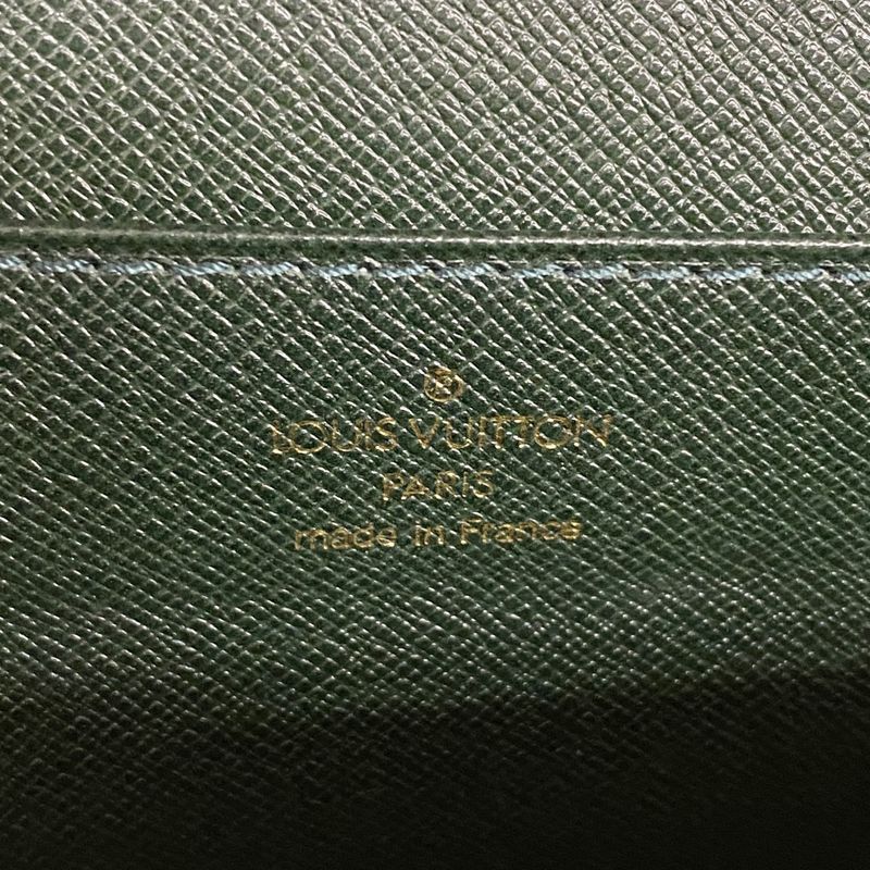 Louis Vuitton Briefcase Taiga Serviette Moscova M30034 Epi Sea Men's