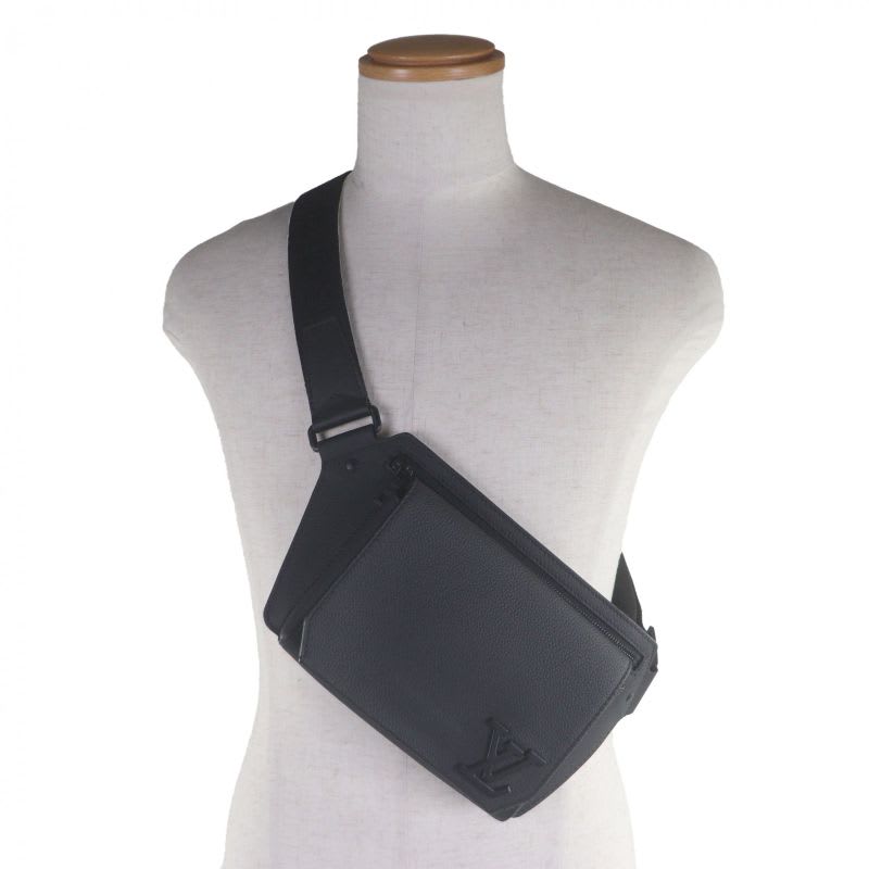 Louis Vuitton Leather Noir Black Aerogram Takeoff Ring Body Bag