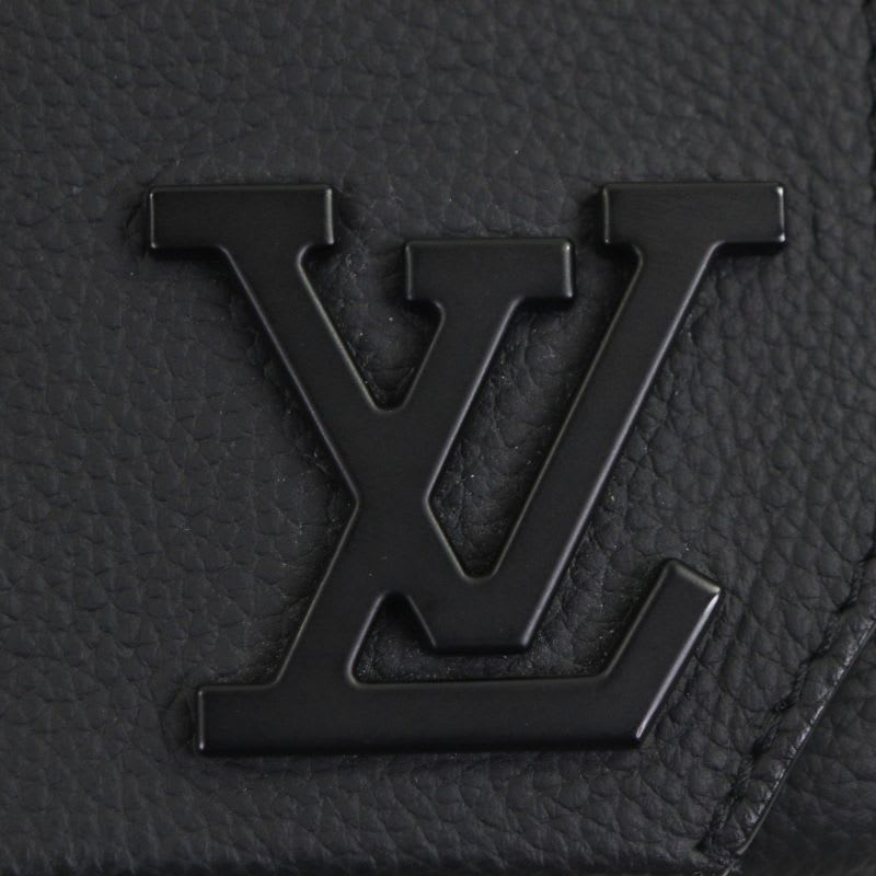 Louis Vuitton Leather Noir Black Aerogram Takeoff Ring Body Bag