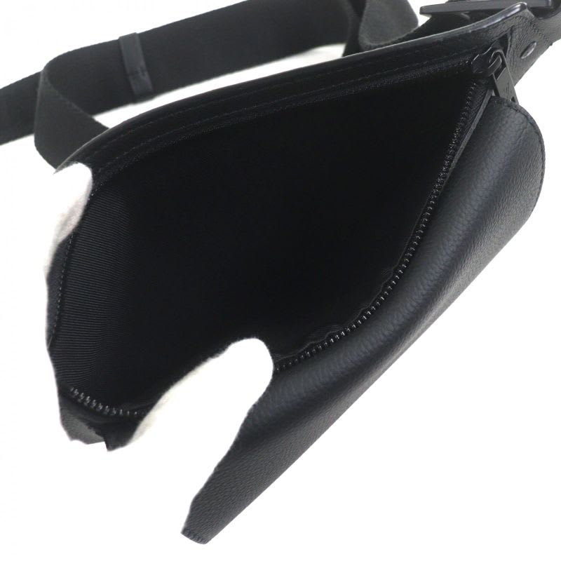 Louis Vuitton Leather Noir Black Aerogram Takeoff Ring Body Bag