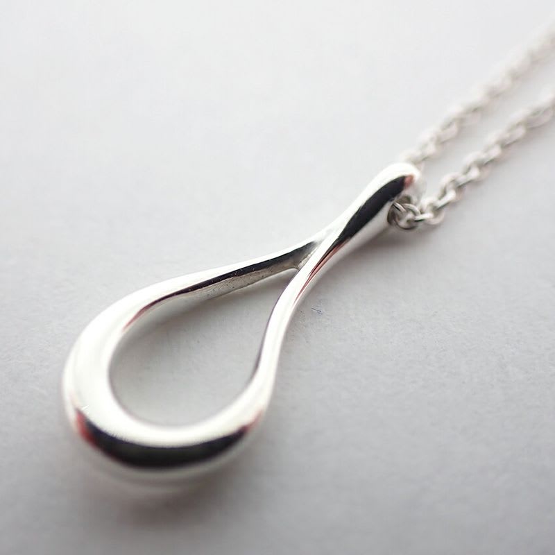 Tiffany & Co 925 Open Teardrop Pendant J123-7