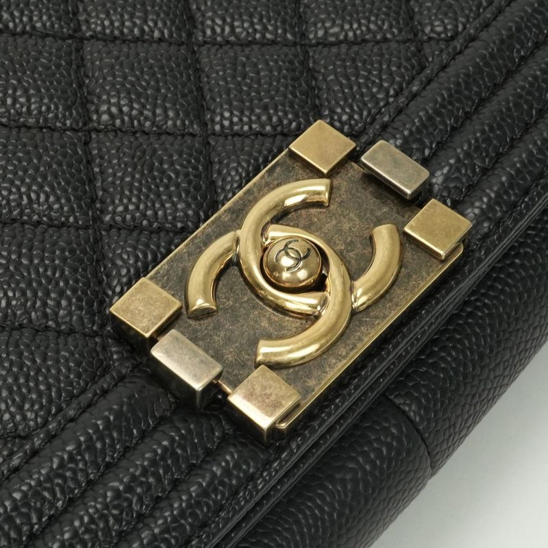 Chanel Boy Chanel Bag Shoulder Bag Caviar Skin Black Gold Hardware Chain