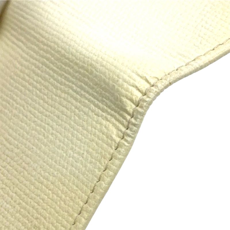 Chanel Coco Button Serial Number 9 Leather Off-white Card Case Gold