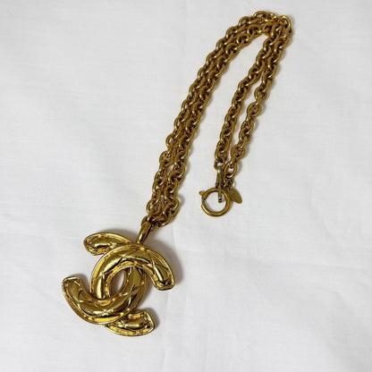 Chanel CC Logo Chain Necklace Gold Quilted
