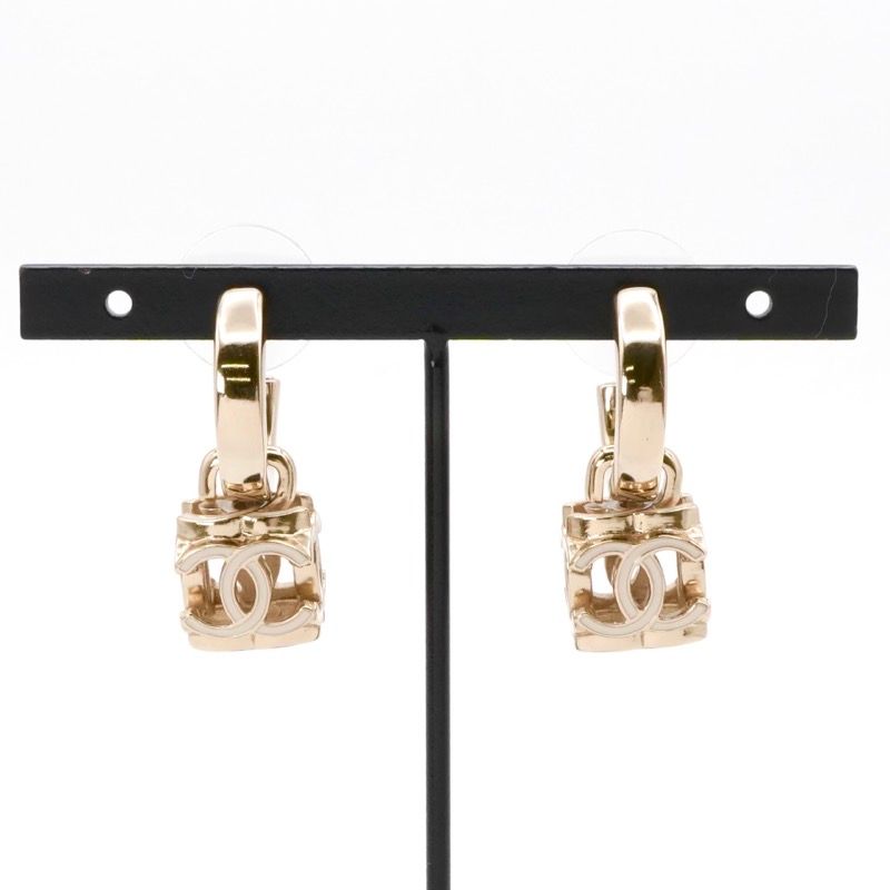 Chanel Earrings Chien Pangold White Cocomark Cube