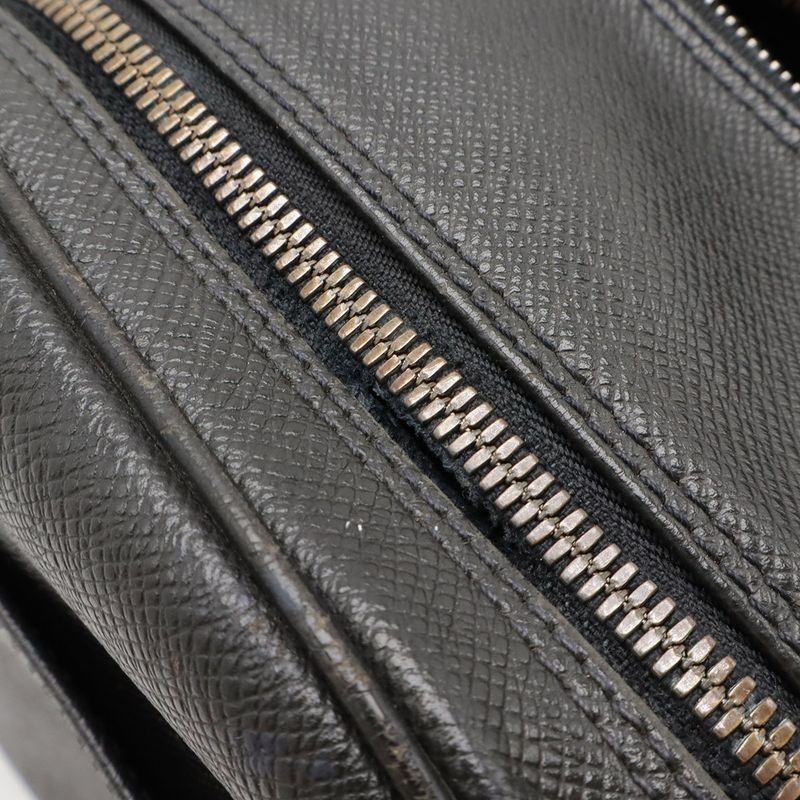 Louis Vuitton Taiga Reporter PM Shoulder Bag Crossbody Leather Ardoise Black