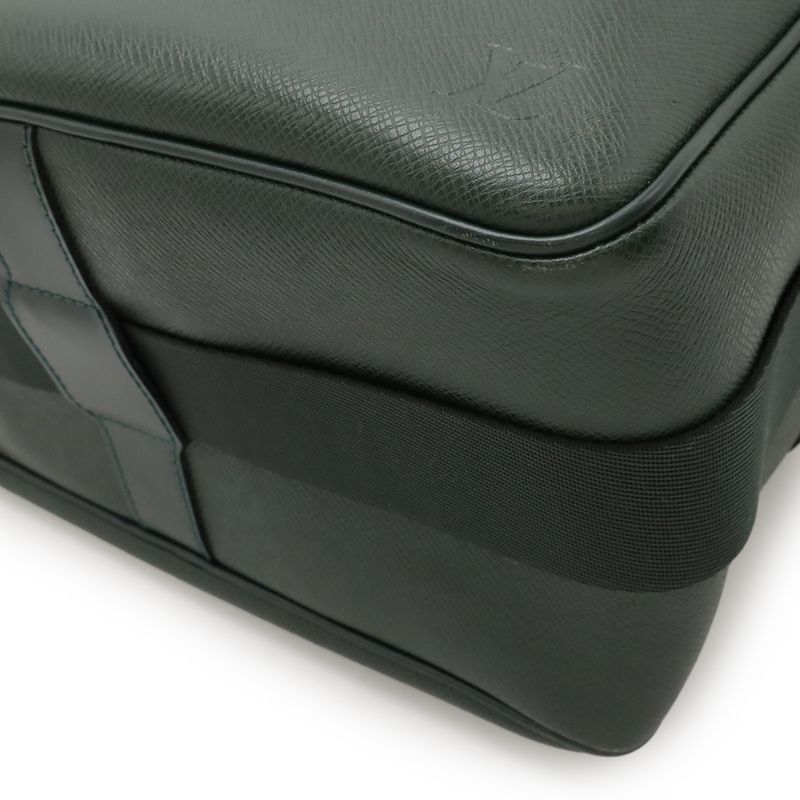 Louis Vuitton Taiga Reporter PM Shoulder Bag Crossbody Leather Epi Seare Dark